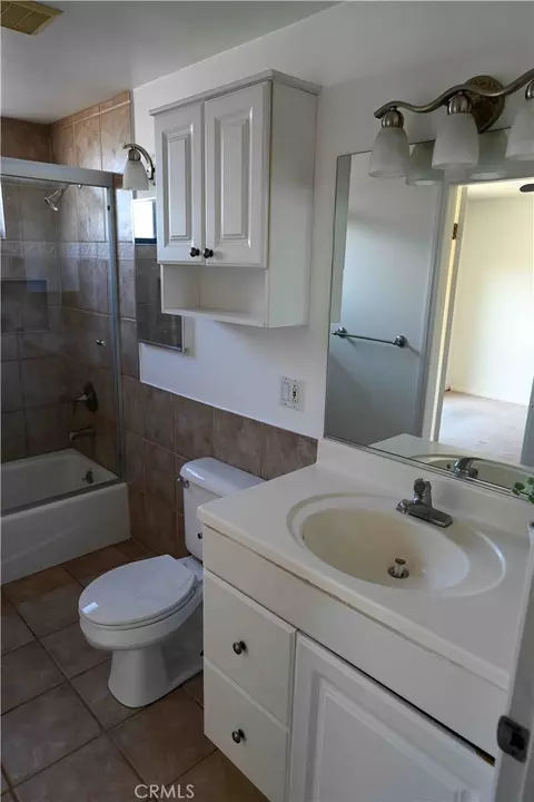 Bath - 1677 Arcane, Simi Valley, CA 93065 photo 3 of 4