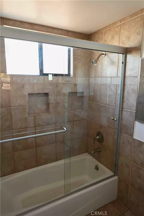 Bath - 1677 Arcane, Simi Valley, CA 93065 photo 2 of 4