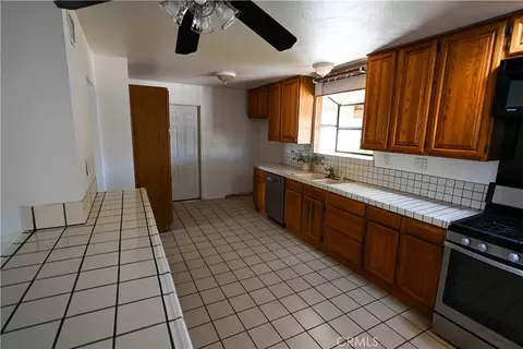Kitchen - 1677 Arcane, Simi Valley, CA 93065 photo 3 of 3