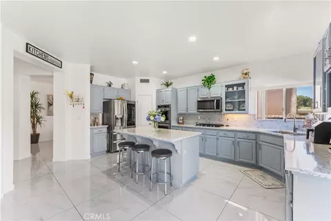 Kitchen - 42334 Daniel, Lancaster, CA 93536 photo 3 of 6