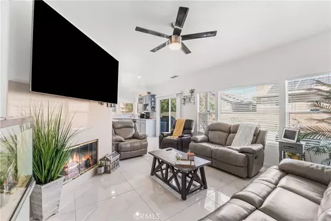 Living - 42334 Daniel, Lancaster, CA 93536 photo 2 of 3