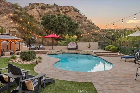 Exterior - 31229 Cherry Dr, Castaic, CA 91384 photo 2 of 7