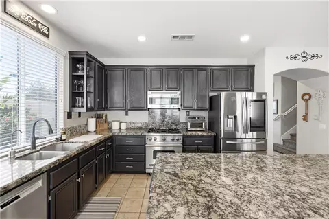 Kitchen - 31229 Cherry Dr, Castaic, CA 91384 photo 4 of 5