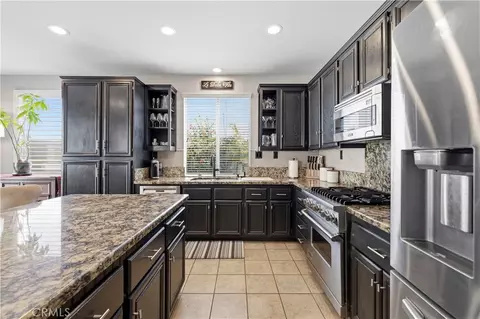 Kitchen - 31229 Cherry Dr, Castaic, CA 91384 photo 2 of 5