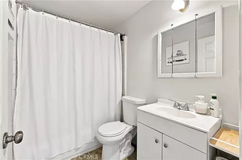 Bath - 11863 Phillippi Ave, Pacoima, CA 91331 photo 3 of 3