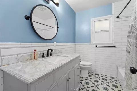 Bath - 14319 Valerio St, Van Nuys, CA 91405 photo 1 of 2