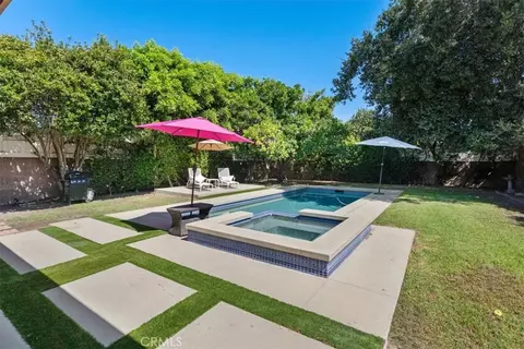 Exterior - 14319 Valerio St, Van Nuys, CA 91405 photo 5 of 7