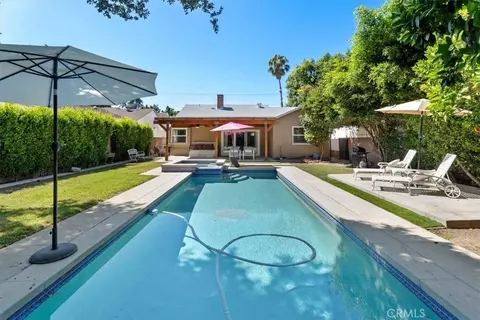 Exterior - 14319 Valerio St, Van Nuys, CA 91405 photo 3 of 7