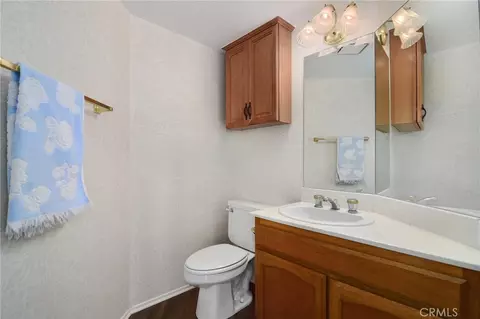 Bath - 618 Warwick Ave, Thousand Oaks, CA 91360 photo 1 of 3