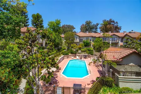 Exterior - 618 Warwick Ave, Thousand Oaks, CA 91360 photo 4 of 10