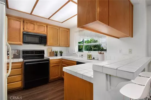 Kitchen - 618 Warwick Ave, Thousand Oaks, CA 91360 photo 1 of 2