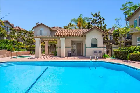 Exterior - 618 Warwick Ave, Thousand Oaks, CA 91360 photo 6 of 10