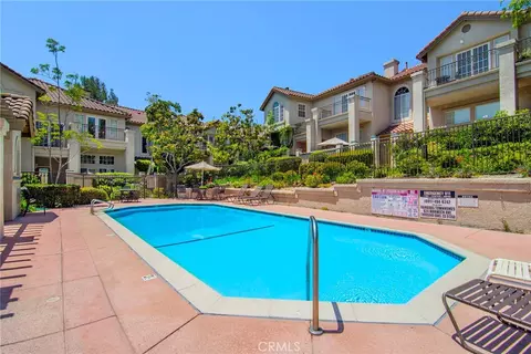 Exterior - 618 Warwick Ave, Thousand Oaks, CA 91360 photo 9 of 10