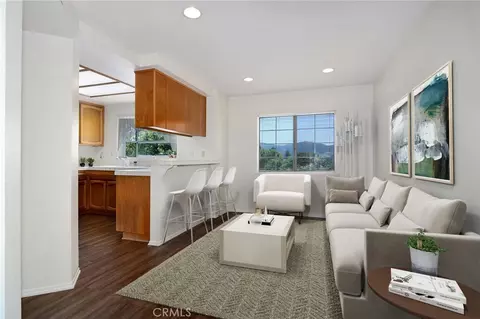 Living - 618 Warwick Ave, Thousand Oaks, CA 91360 photo 3 of 4