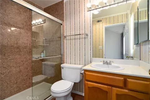 Bath - 618 Warwick Ave, Thousand Oaks, CA 91360 photo 3 of 3