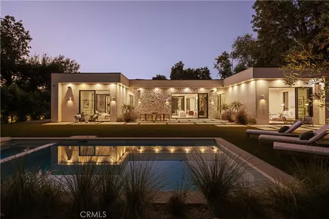 23338 Collins St, Woodland Hills, CA 91367