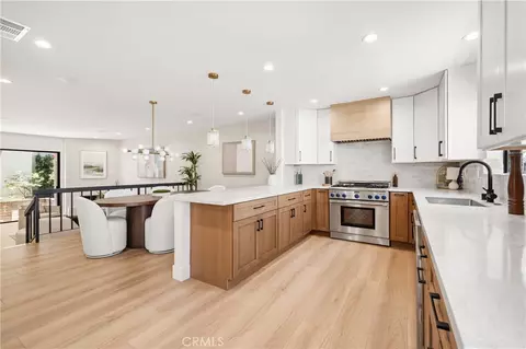 5711 Owensmouth #125, Woodland Hills, CA 91367