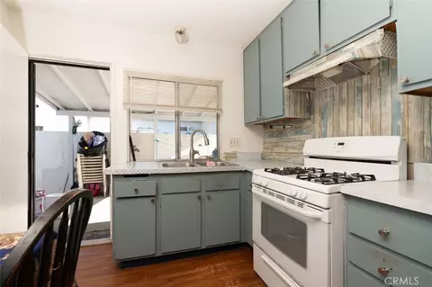 Kitchen - 309 Calle Montecito, Oceanside, CA 92057 photo 2 of 2