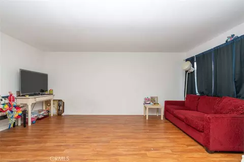Living - 309 Calle Montecito, Oceanside, CA 92057 photo 2 of 2