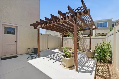 Exterior - 54 Oval Rd, Irvine, CA 92604 photo 3 of 3