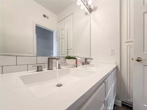 Bath - 3032 Obsidian Ct, Simi Valley, CA 93063 photo 3 of 6