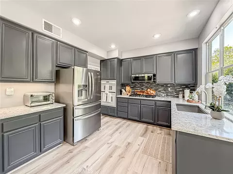 Kitchen - 3032 Obsidian Ct, Simi Valley, CA 93063 photo 3 of 9