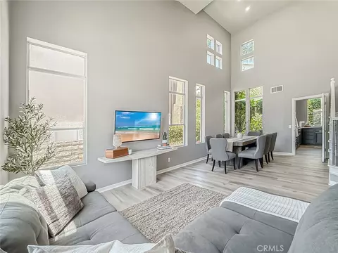 Living - 3032 Obsidian Ct, Simi Valley, CA 93063 photo 3 of 6