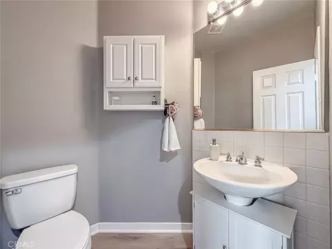 Bath - 3032 Obsidian Ct, Simi Valley, CA 93063 photo 1 of 6