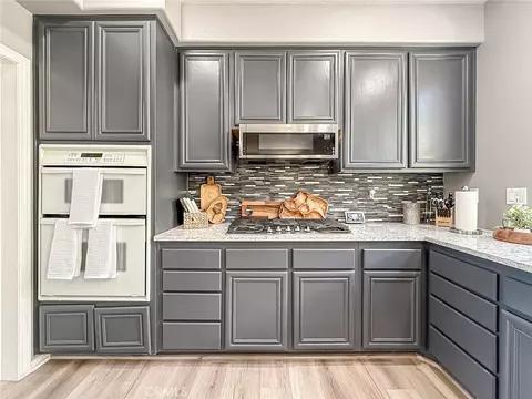 Kitchen - 3032 Obsidian Ct, Simi Valley, CA 93063 photo 5 of 9