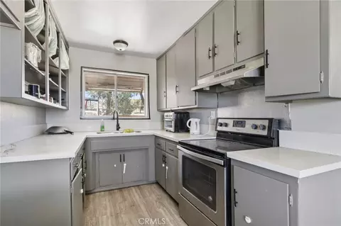 Kitchen - 20741 E Avenue J12, Lancaster, CA 93535 photo 2 of 3