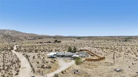 View/Area - 20741 E Avenue J12, Lancaster, CA 93535 photo 3 of 10