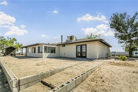 Exterior - 11694 Pepper St, Hesperia, CA 92345 photo 6 of 13