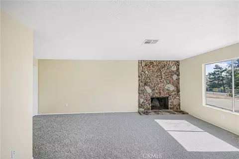Living - 11694 Pepper St, Hesperia, CA 92345 photo 1 of 10