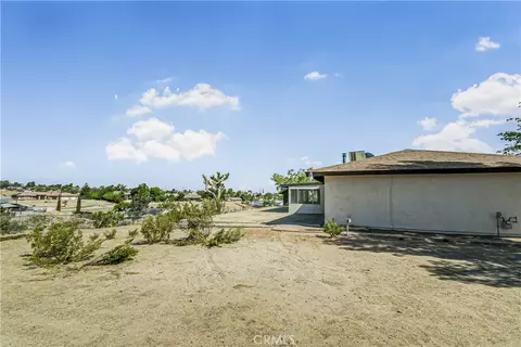 Exterior - 11694 Pepper St, Hesperia, CA 92345 photo 2 of 13
