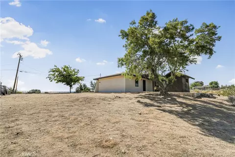 Exterior - 11694 Pepper St, Hesperia, CA 92345 photo 7 of 13