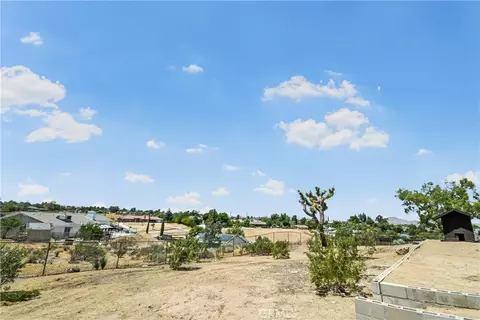 Exterior - 11694 Pepper St, Hesperia, CA 92345 photo 13 of 13
