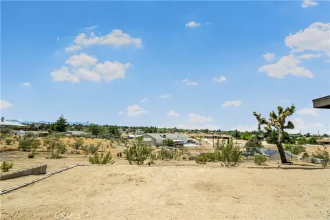 Exterior - 11694 Pepper St, Hesperia, CA 92345 photo 12 of 13