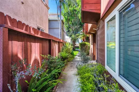 Exterior - 5123 Neptune Sq, Oxnard, CA 93035 photo 3 of 3