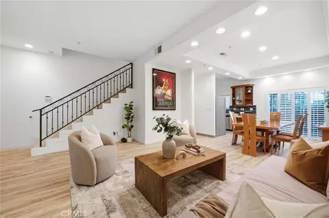 10833 Kling St #4, North Hollywood, CA 91602