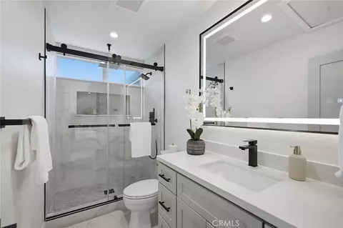 Bath - 1853 Hillary Ct, Simi Valley, CA 93065 photo 1 of 2