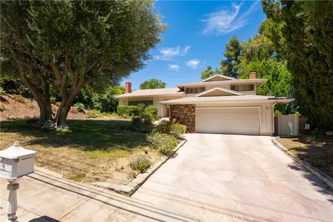 4807 Ellenita Ave, Tarzana, CA 91356