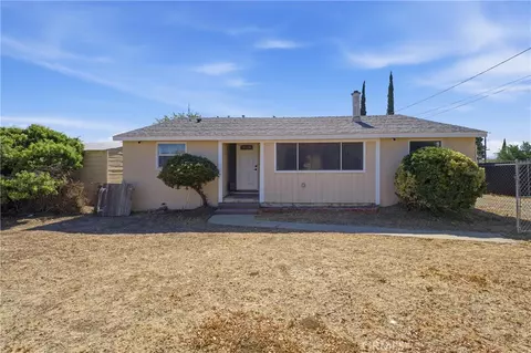 39018 8th St E, Palmdale, CA 93550