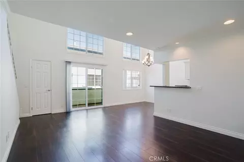 21529 Saticoy St #217, Canoga Park, CA 91304