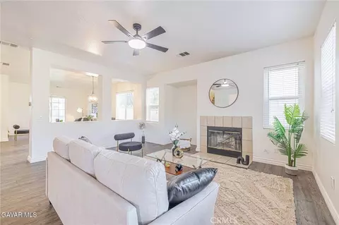 Living - 4320 Jonathon, Lancaster, CA 93536 photo 3 of 4
