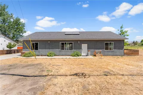 Exterior - 28301 Stallion Springs Dr, Tehachapi, CA 93561 photo 1 of 8