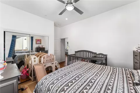 Bedroom - 28301 Stallion Springs Dr, Tehachapi, CA 93561 photo 4 of 6