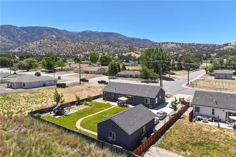 View/Area - 28301 Stallion Springs Dr, Tehachapi, CA 93561 photo 3 of 4