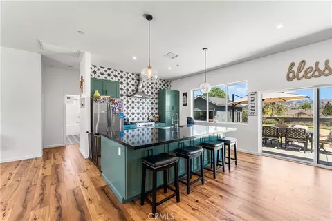 Kitchen - 28301 Stallion Springs Dr, Tehachapi, CA 93561 photo 4 of 5