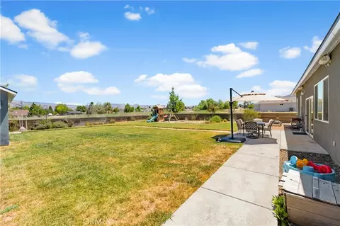 Exterior - 28301 Stallion Springs Dr, Tehachapi, CA 93561 photo 7 of 8
