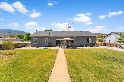 Exterior - 28301 Stallion Springs Dr, Tehachapi, CA 93561 photo 5 of 8
